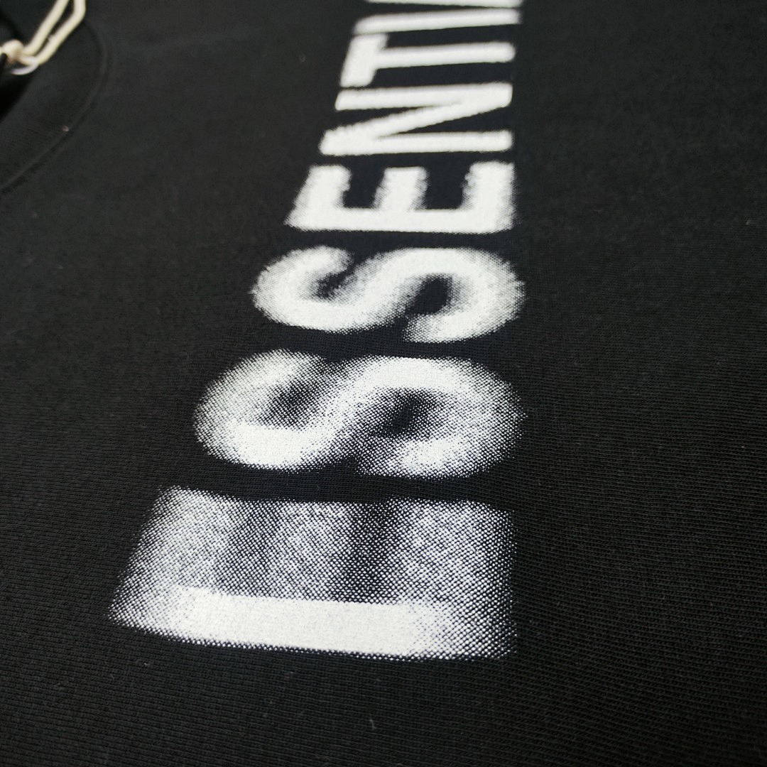 Fear of God T-Shirt Style 092 detail view 3