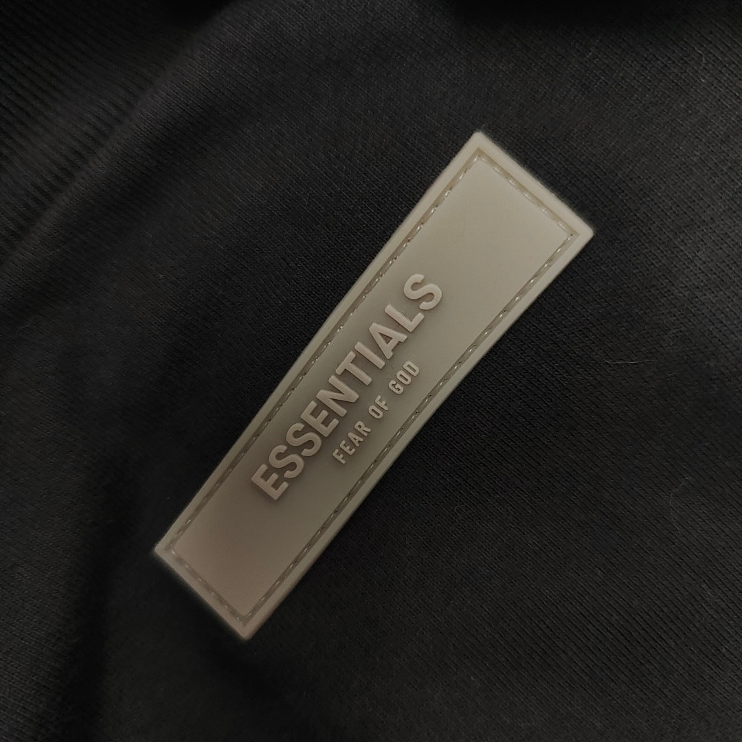 Fear of God T-Shirt Style 093 detail view 2