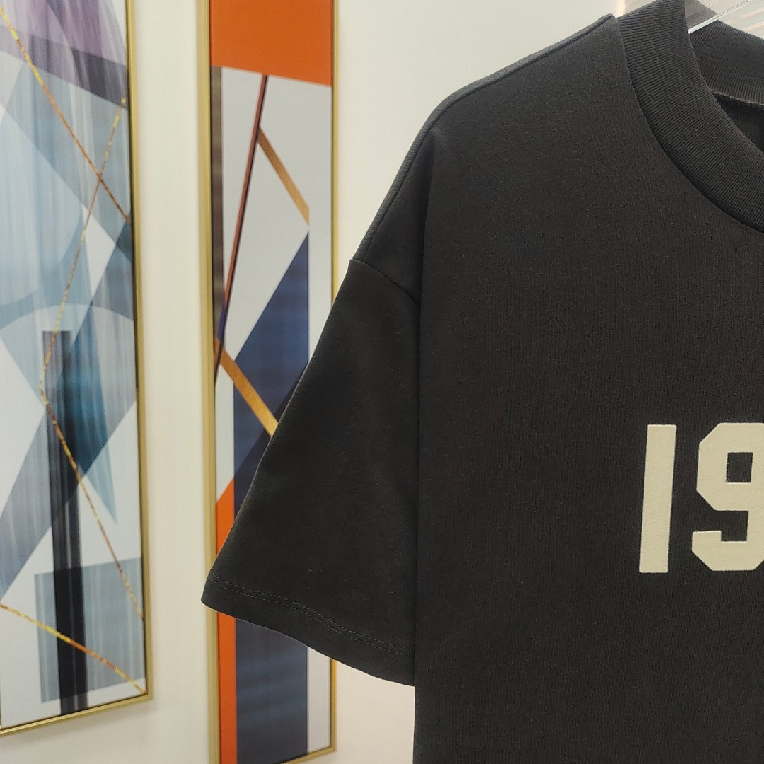 Fear of God T-Shirt Style 093 detail view 4