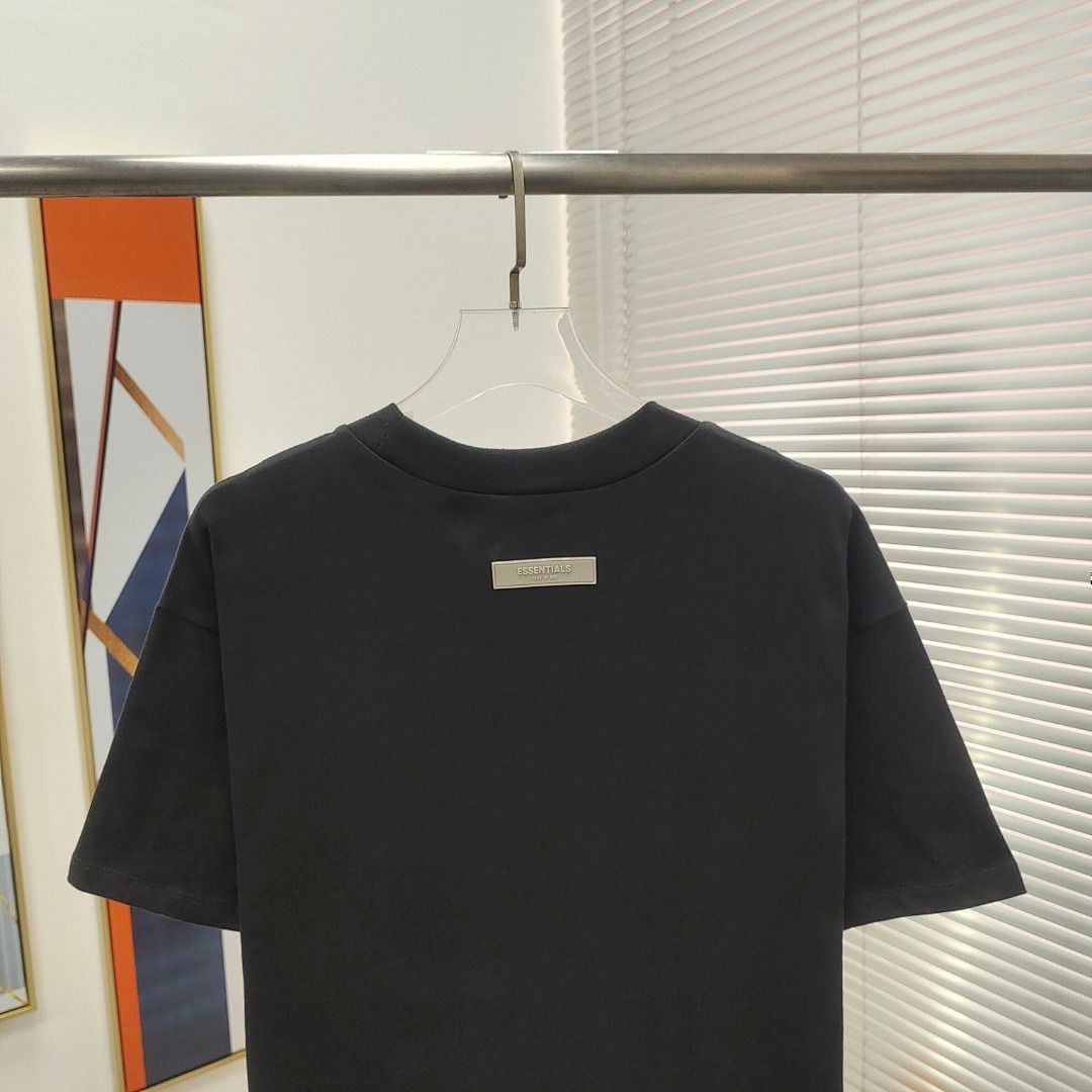 Fear of God T-Shirt Style 093 detail view 5