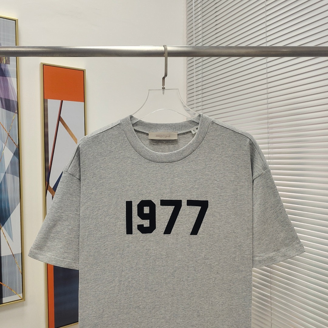 Fear of God T-Shirt Style 094 detail view 6
