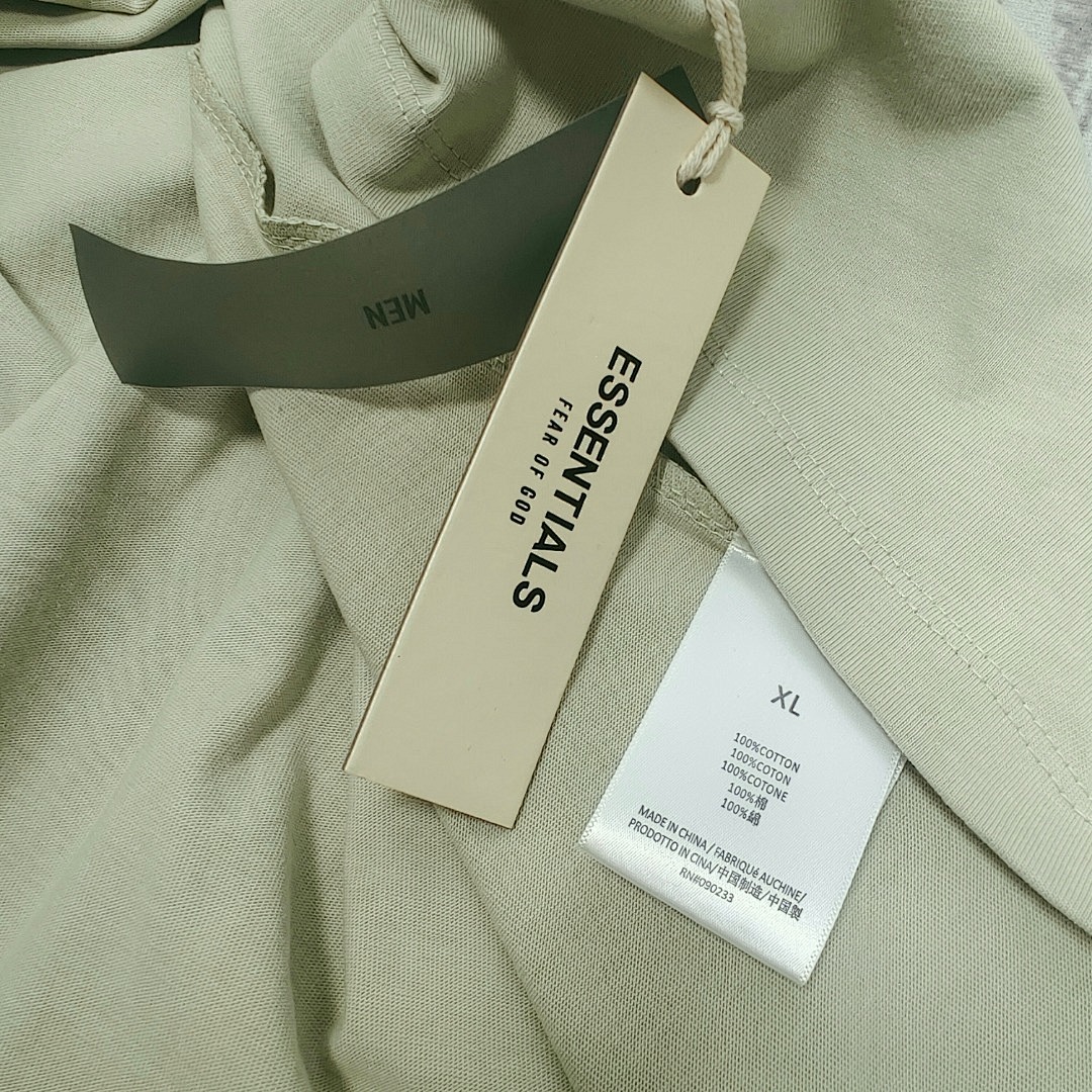 Fear of God T-Shirt Style 095 detail view 1