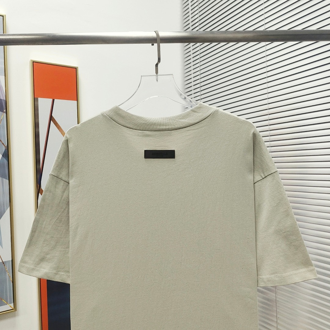 Fear of God T-Shirt Style 095 detail view 4