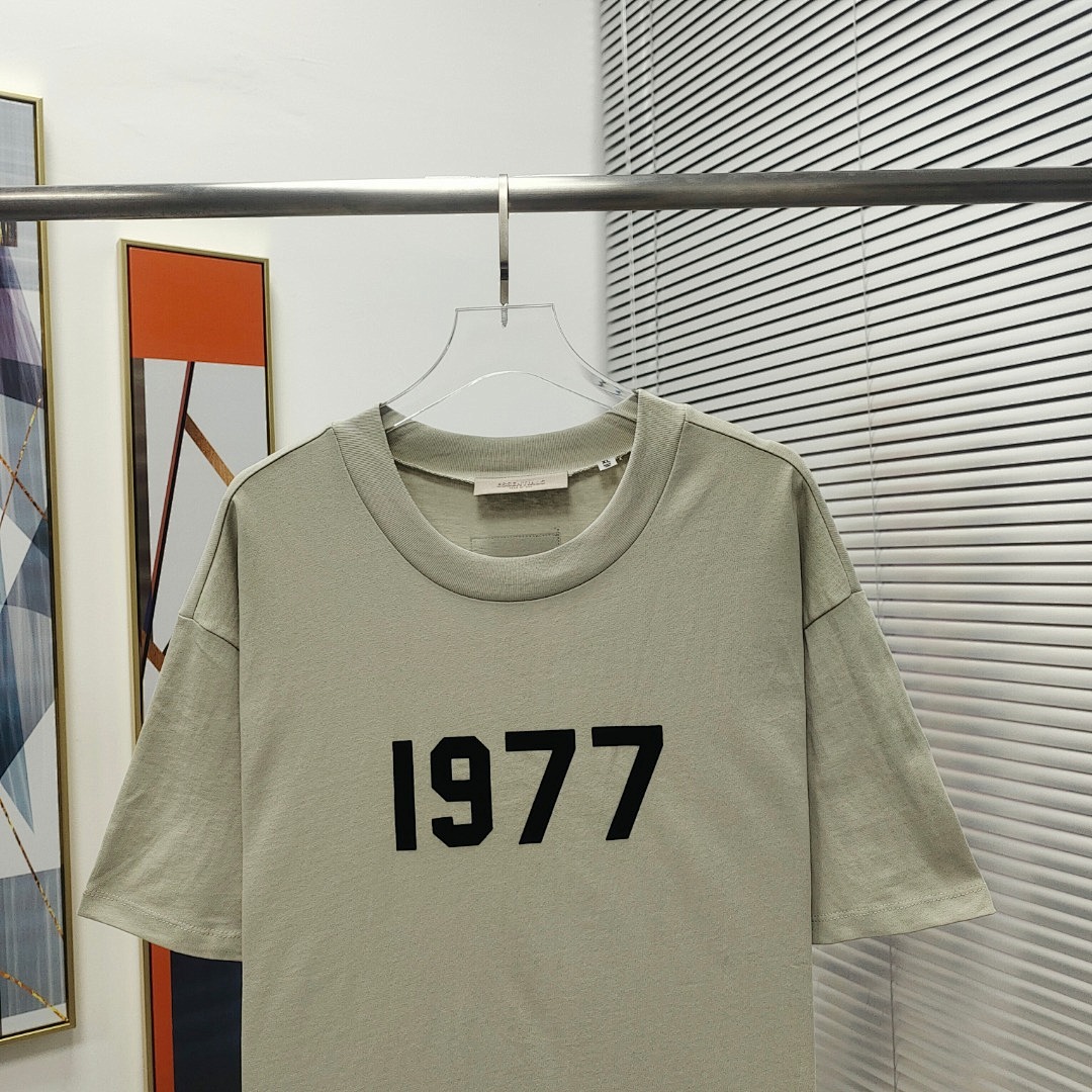 Fear of God T-Shirt Style 095 detail view 5
