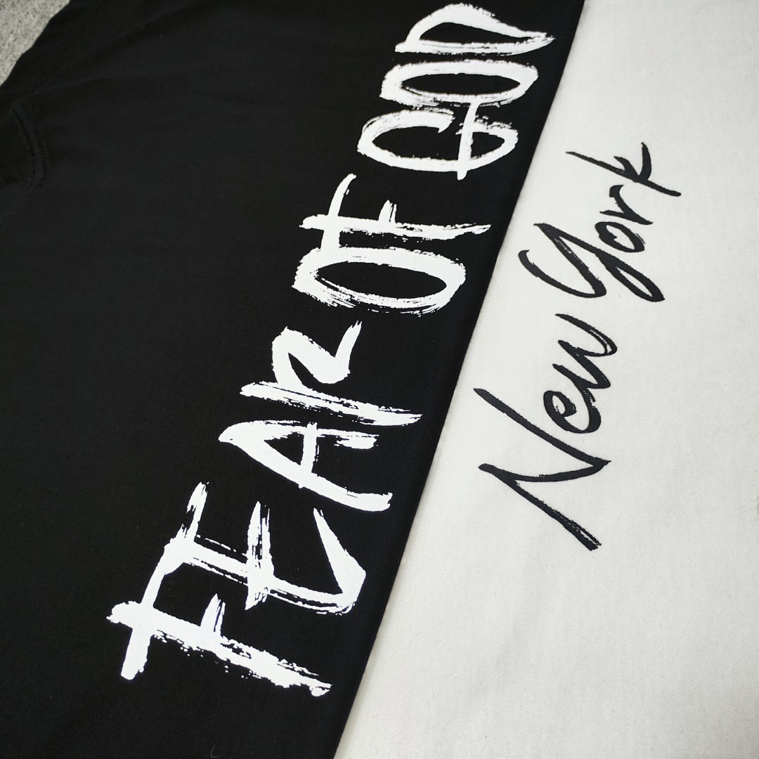 Fear of God T-Shirt Style 098 detail view 5