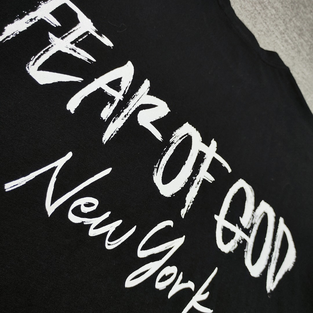 Fear of God T-Shirt Style 099 detail view 3