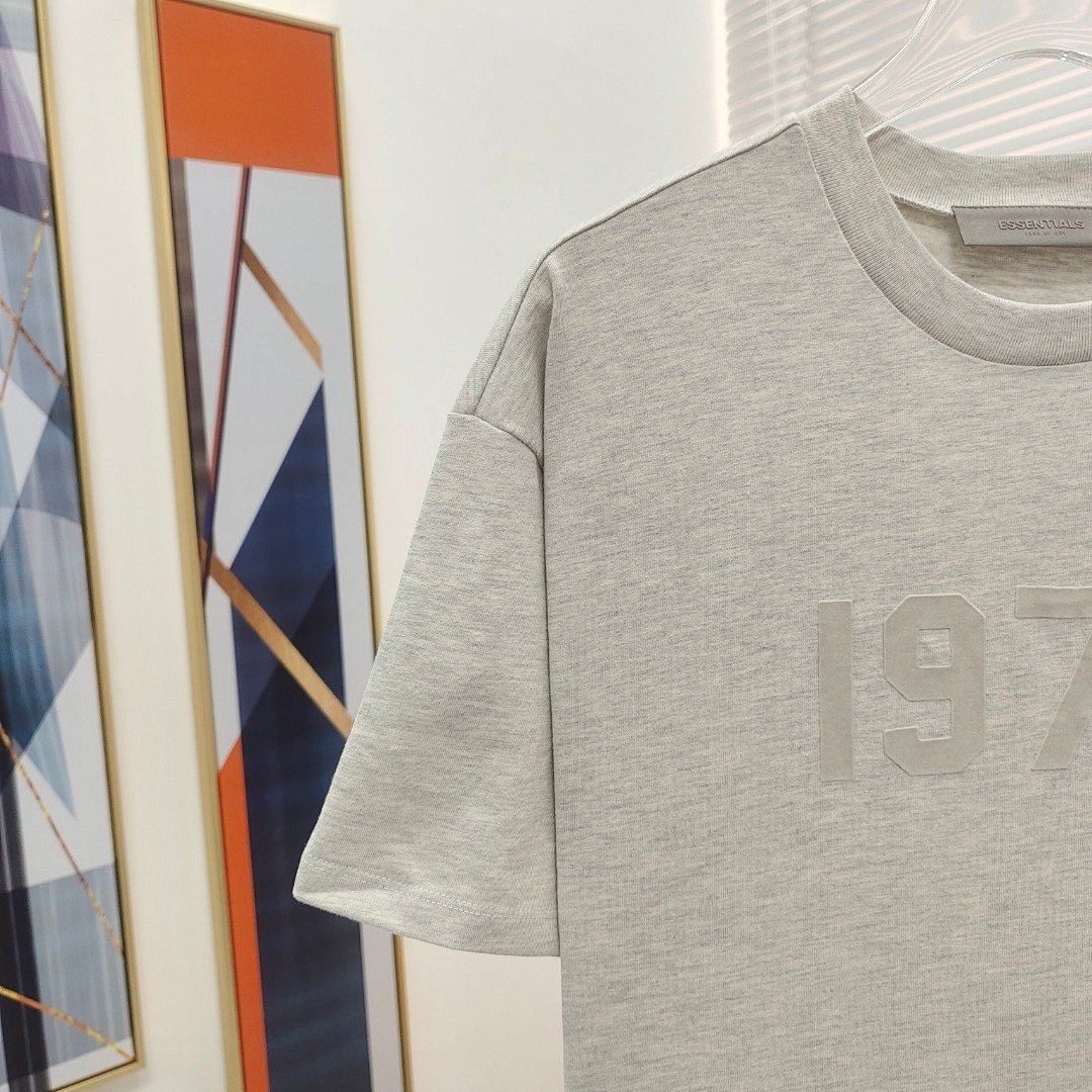 Fear of God T-Shirt Style 100 detail view 6