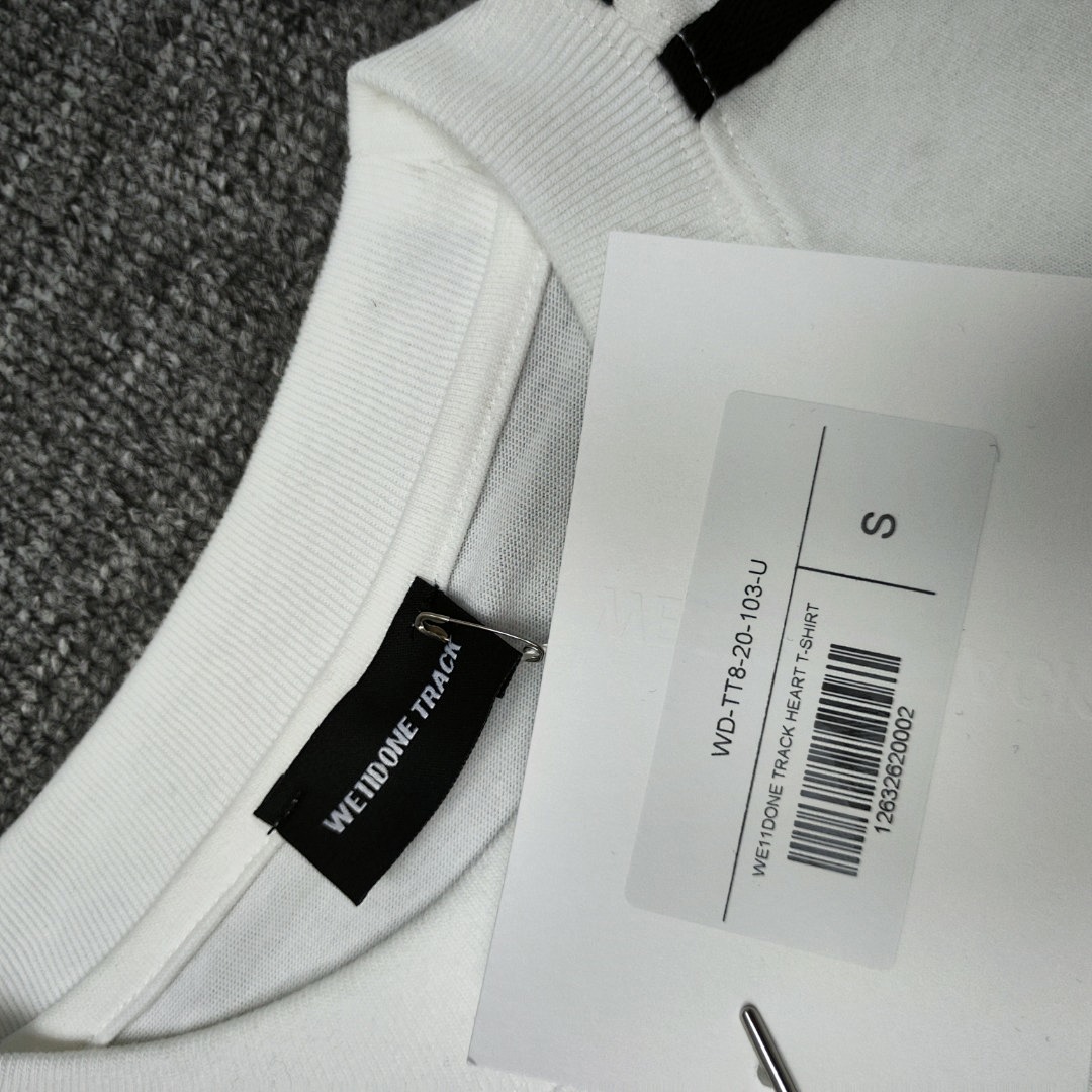 We11 Done T-Shirt Style 031 detail view 1