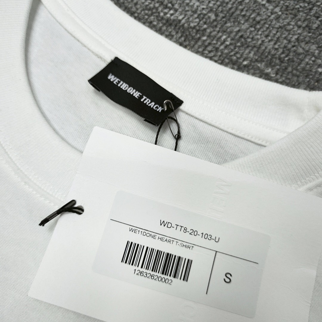 We11 Done T-Shirt Style 042 detail view 2
