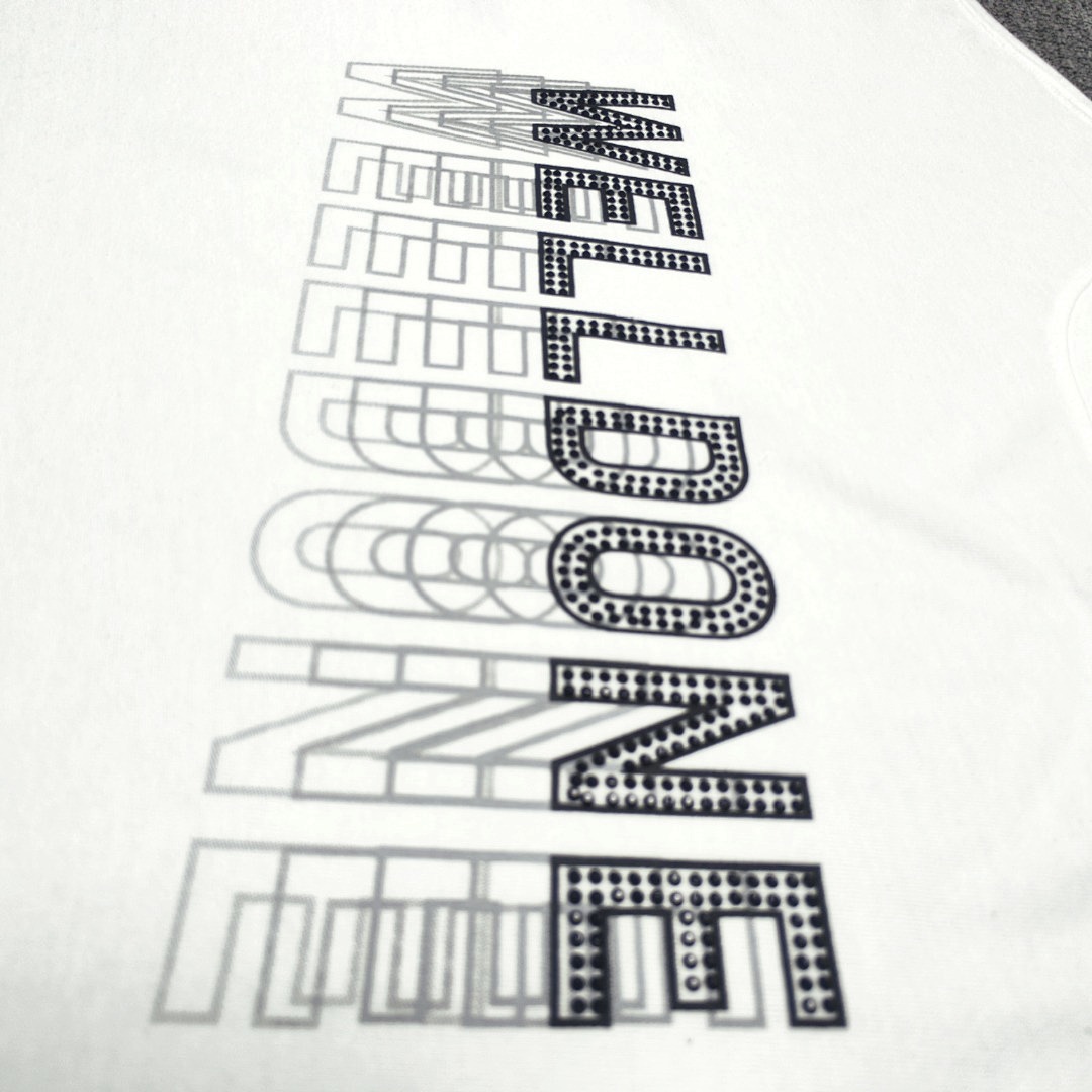 We11 Done T-Shirt Style 048 detail view 4
