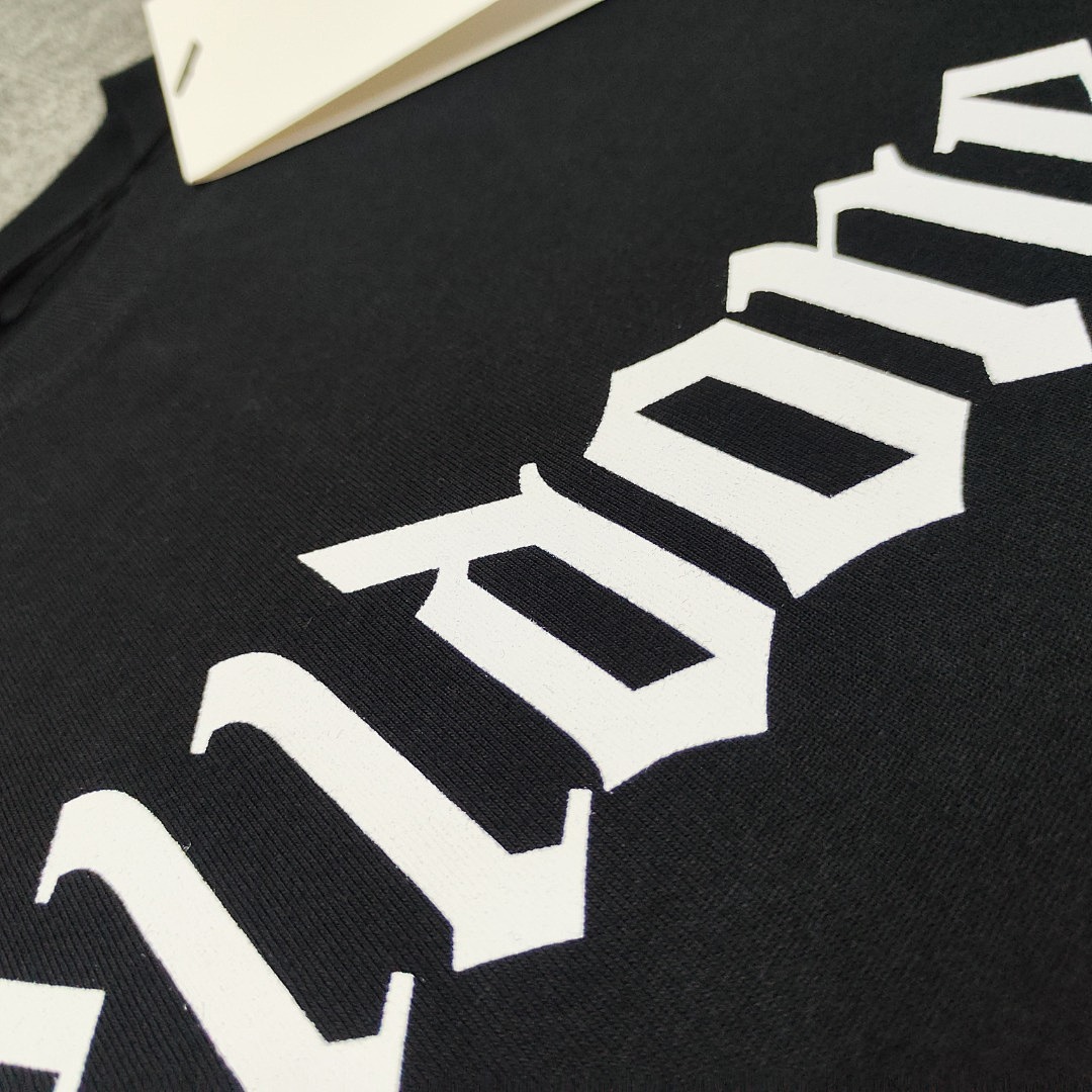 We11 Done T-Shirt Style 070 detail view 5
