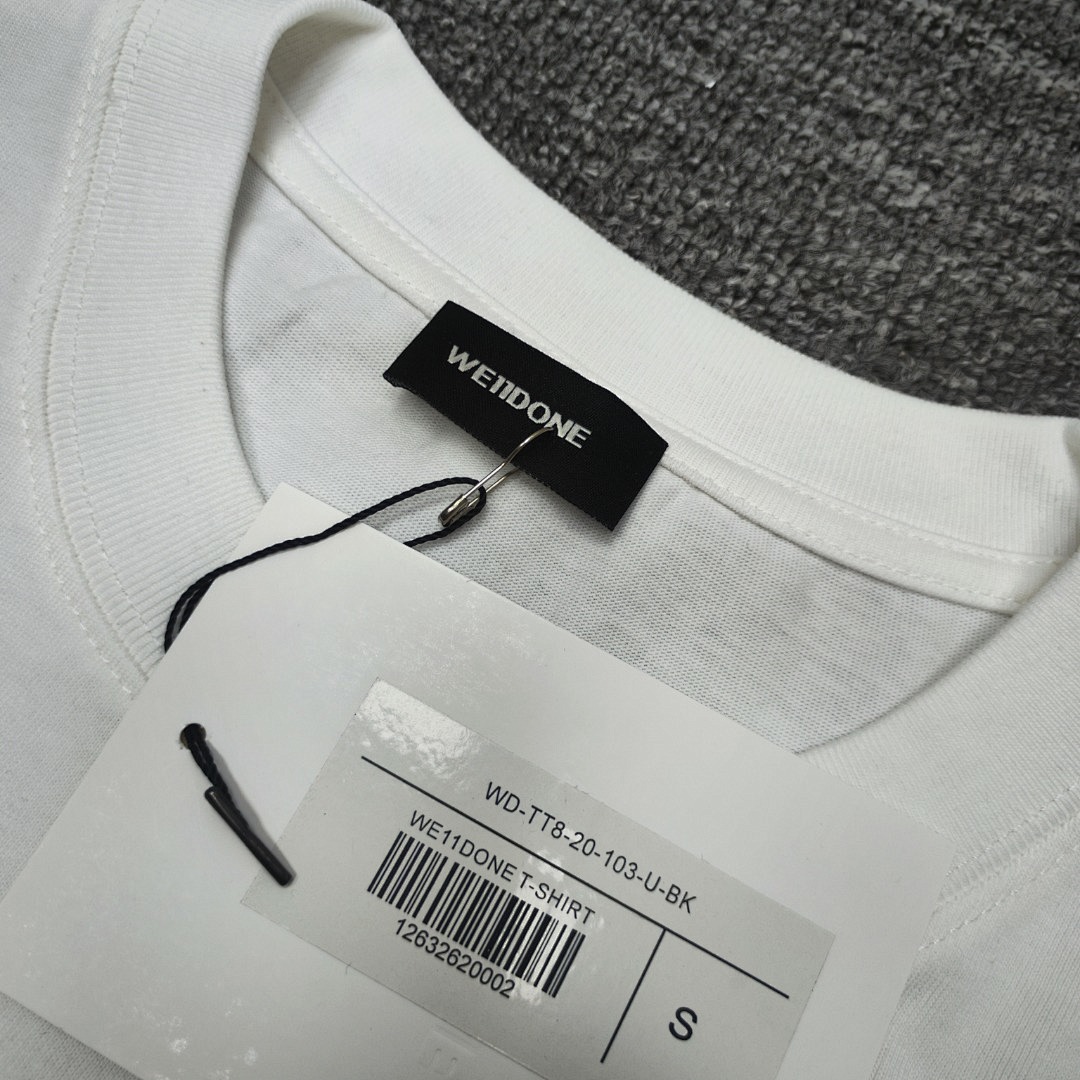 We11 Done T-Shirt Style 106 detail view 1