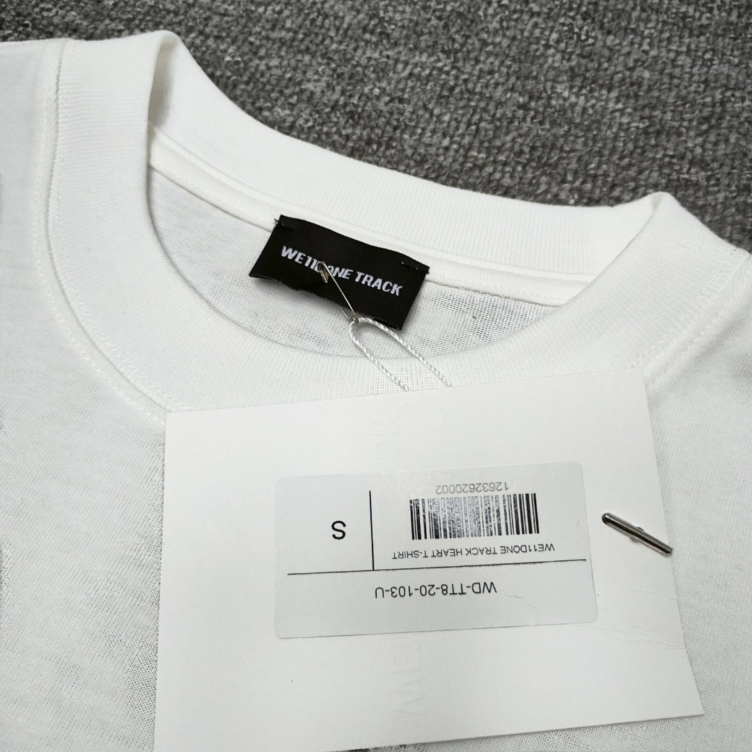 We11 Done T-Shirt Style 114 detail view 1