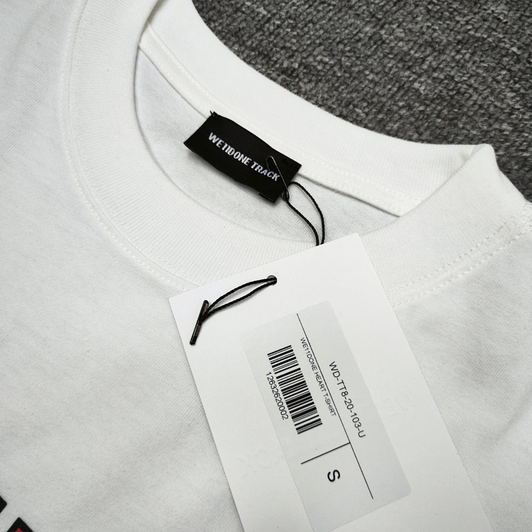 We11 Done T-Shirt Style 117 detail view 1