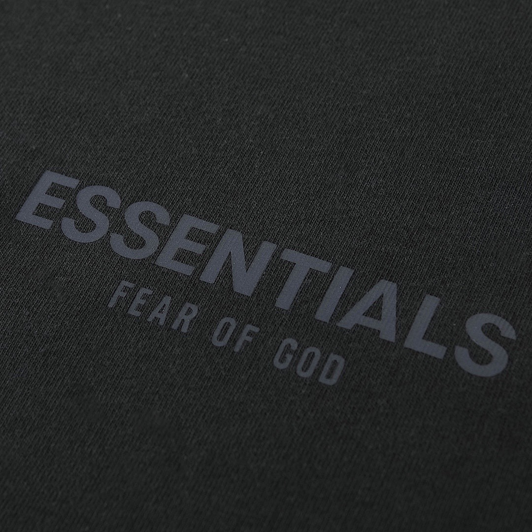 Fear of God T-Shirt Style 110 detail view 2