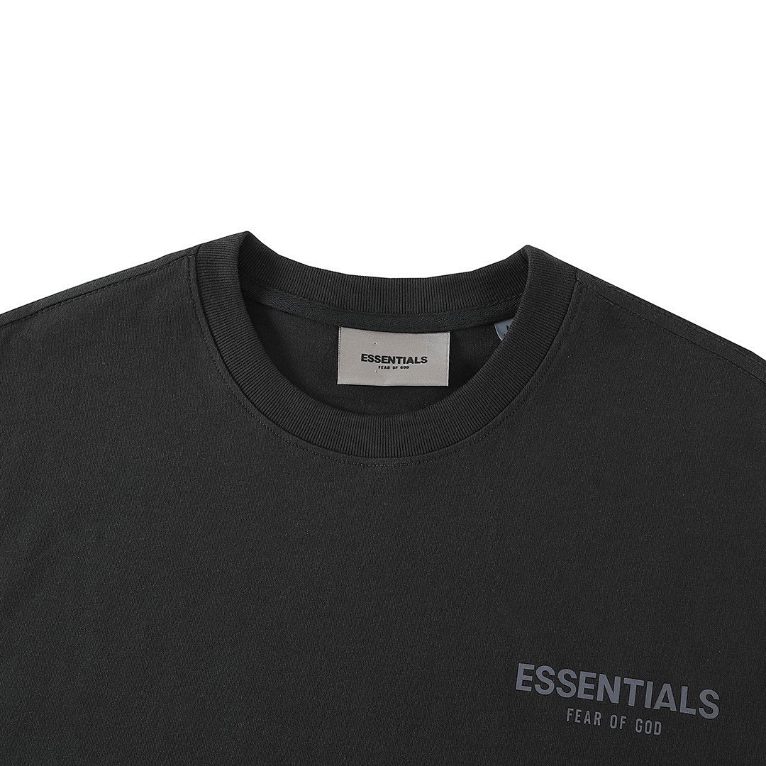Fear of God T-Shirt Style 110 detail view 5