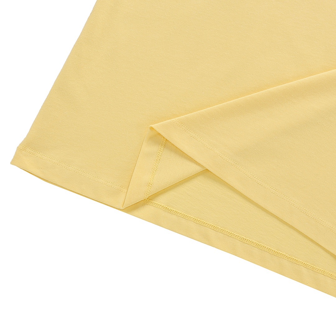Fear of God T-Shirt Style 125 detail view 4