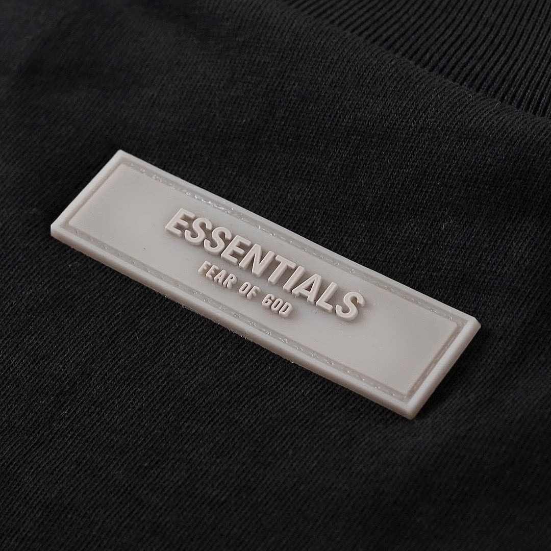 Fear of God T-Shirt Style 128 detail view 3