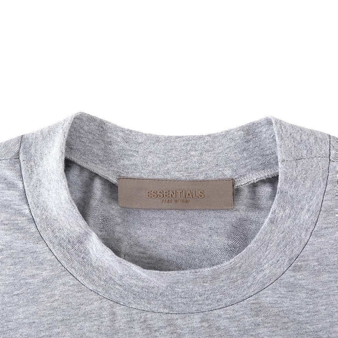 Fear of God T-Shirt Style 130 detail view 4