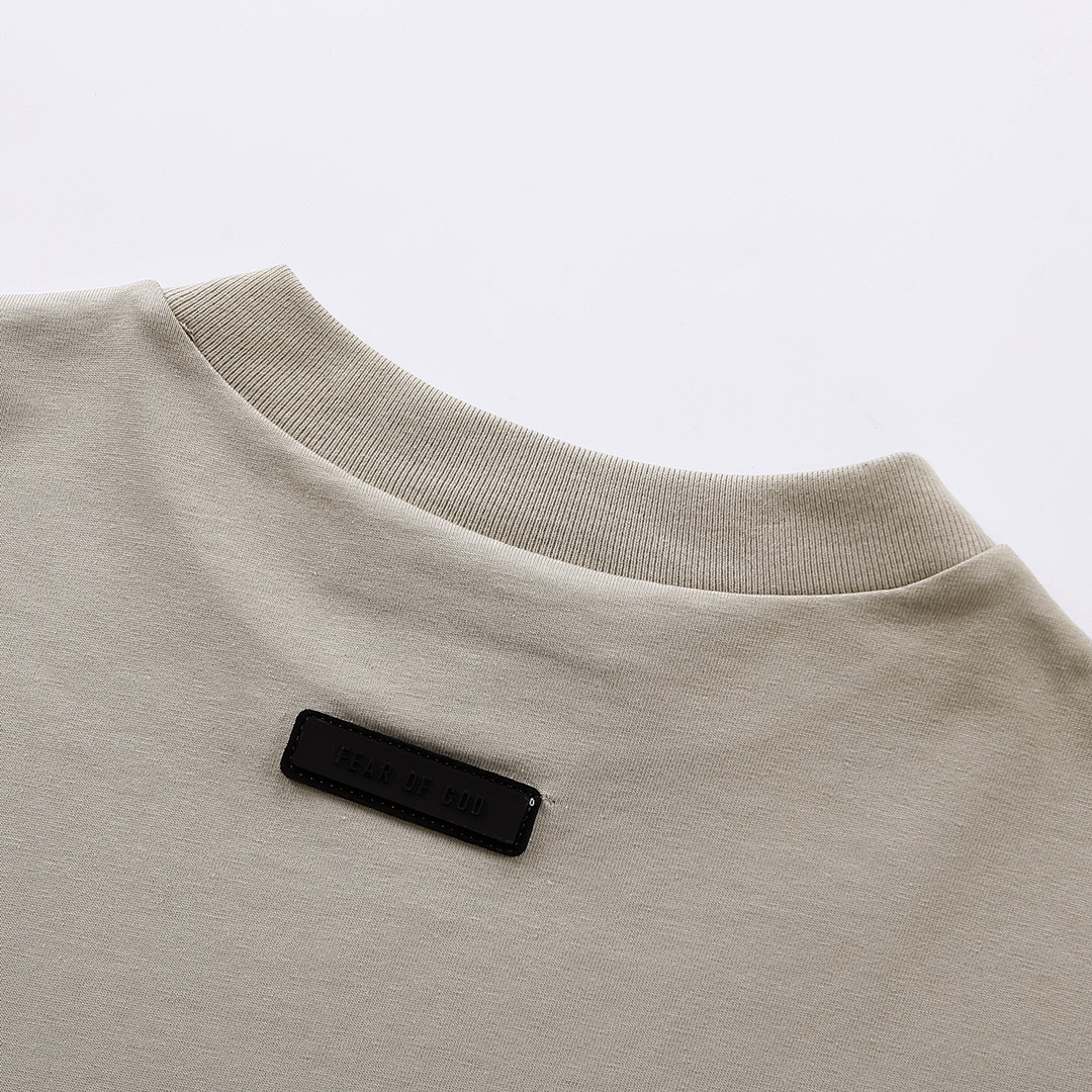 Fear of God T-Shirt Style 140 detail view 4