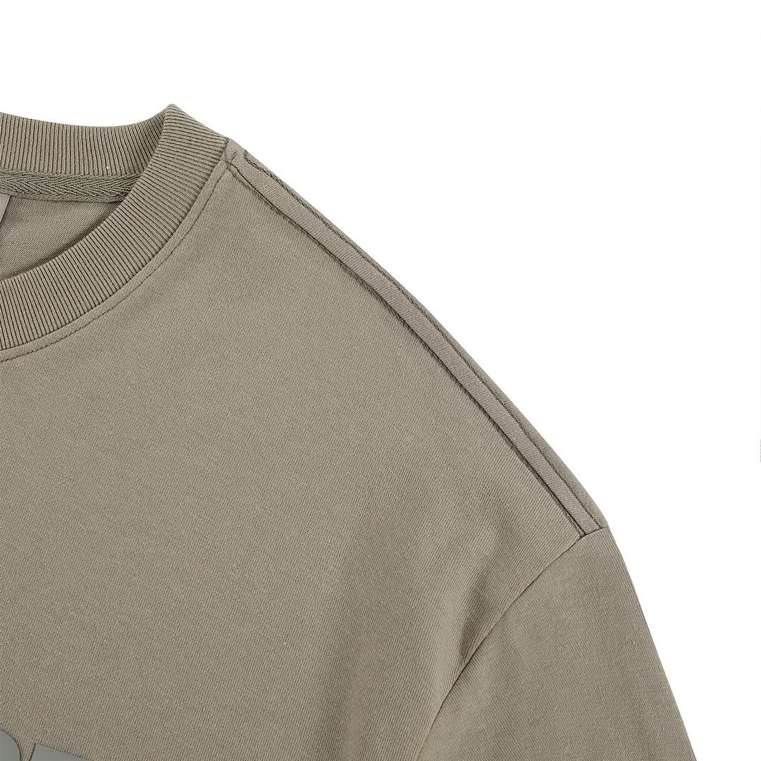Fear of God T-Shirt Style 150 detail view 5
