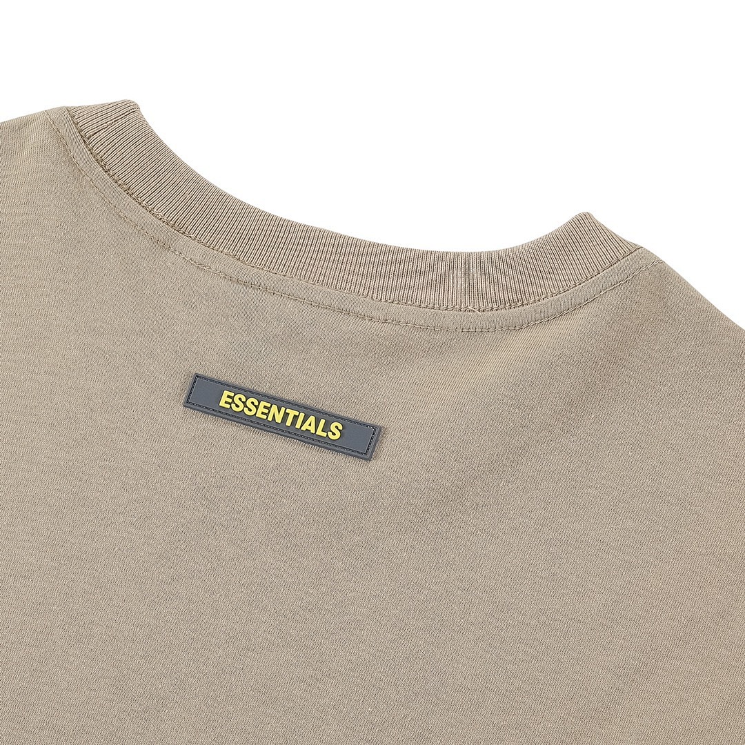 Fear of God T-Shirt Style 152 detail view 5