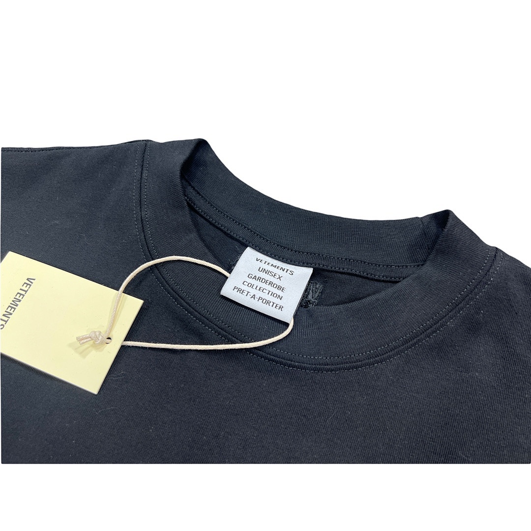 Vetements T-Shirt Style 034 detail view 1