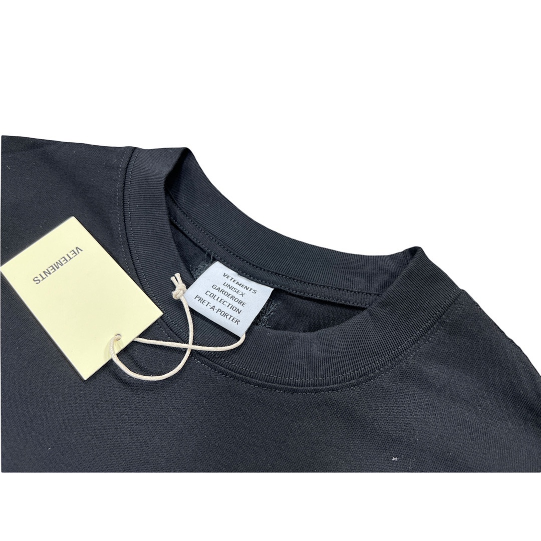 Vetements T-Shirt Style 036 detail view 1