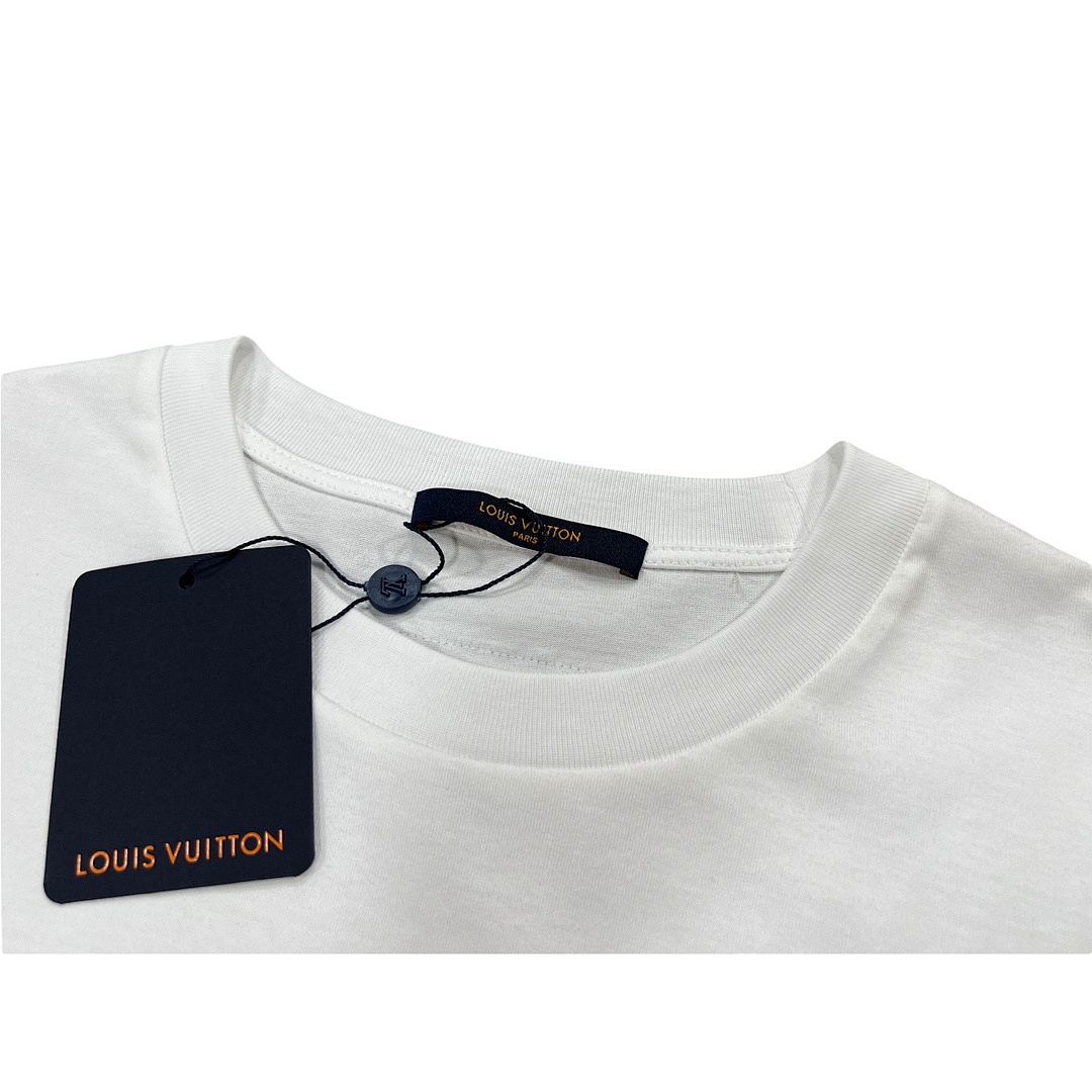 Louis Vuitton T-Shirt Style 534 detail view 1