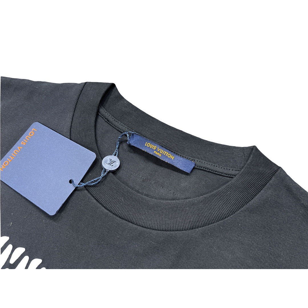 Louis Vuitton T-Shirt Style 535 detail view 1