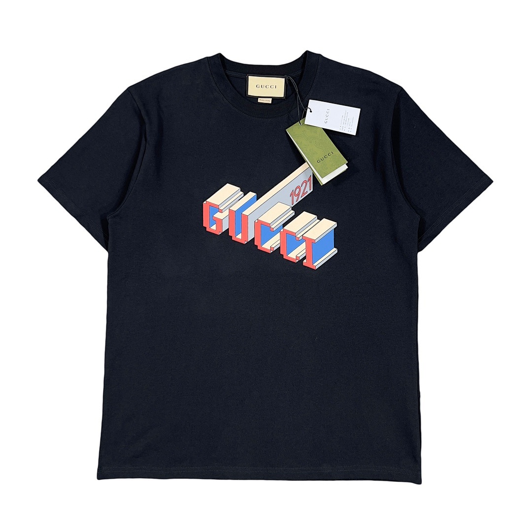 Gucci T-Shirt Style 598 detail view 2