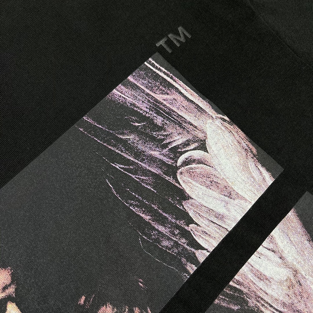 Off-White T-Shirt Style 083 detail view 1