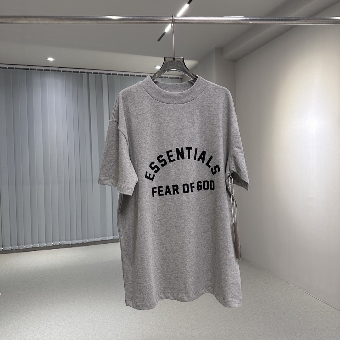 Fear of God T-Shirt Style 172 detail view 1