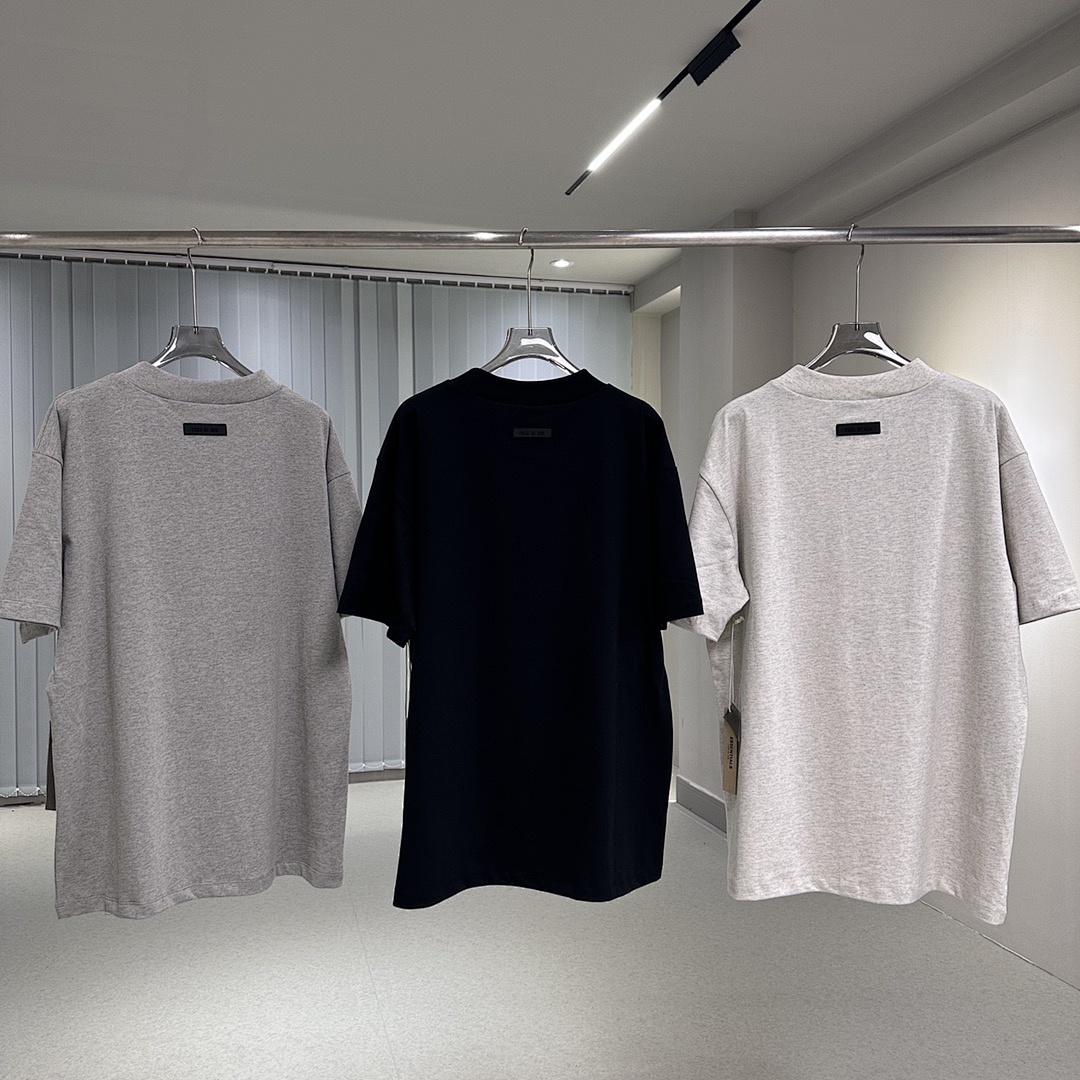 Fear of God T-Shirt Style 172 detail view 2
