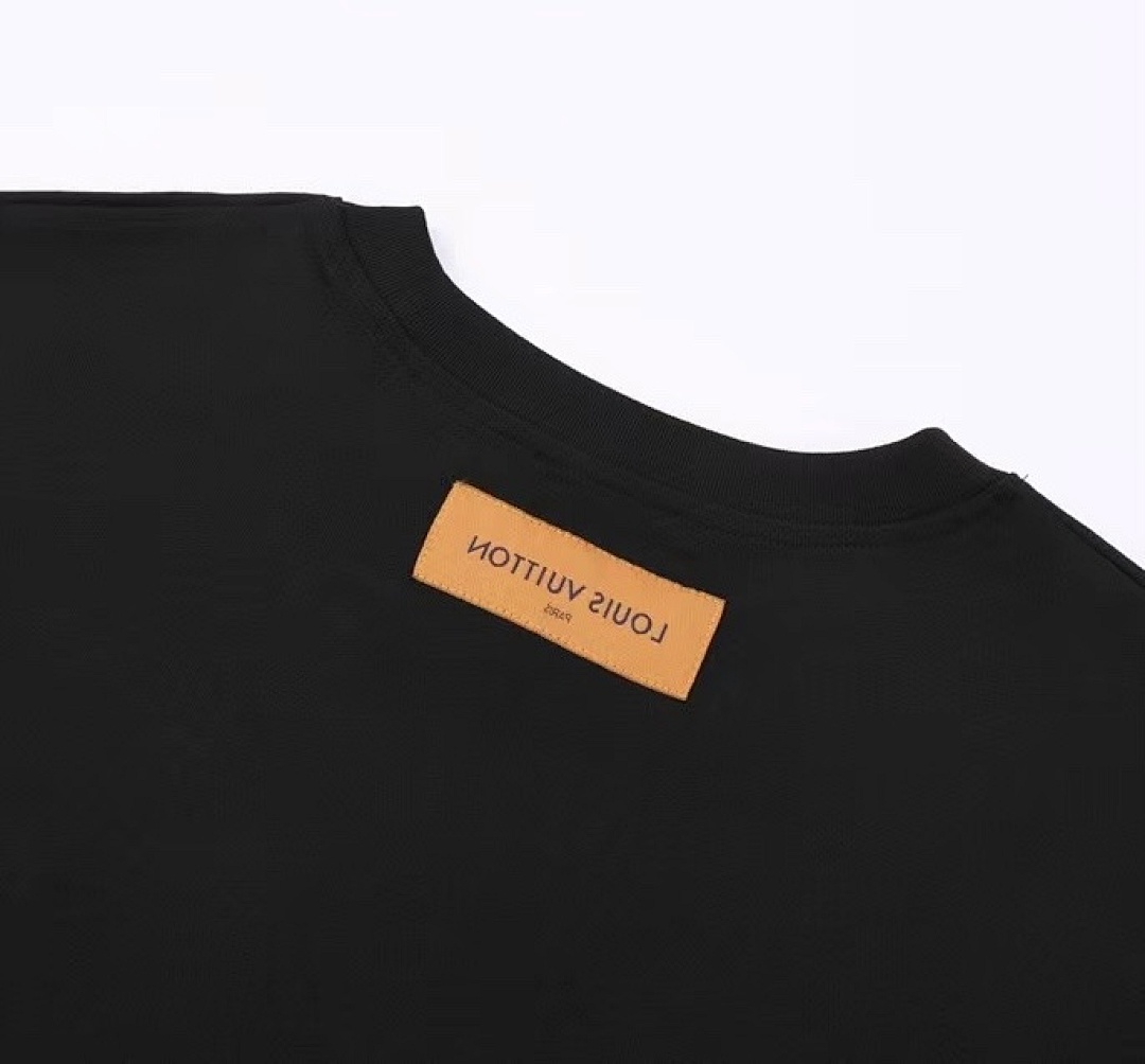 Louis Vuitton T-Shirt Style 541 detail view 1