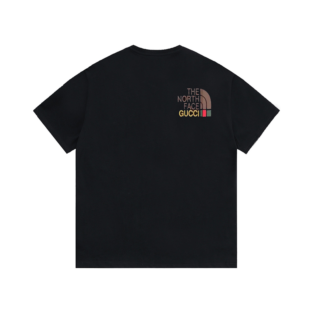 Gucci T-Shirt Style 605 detail view 2