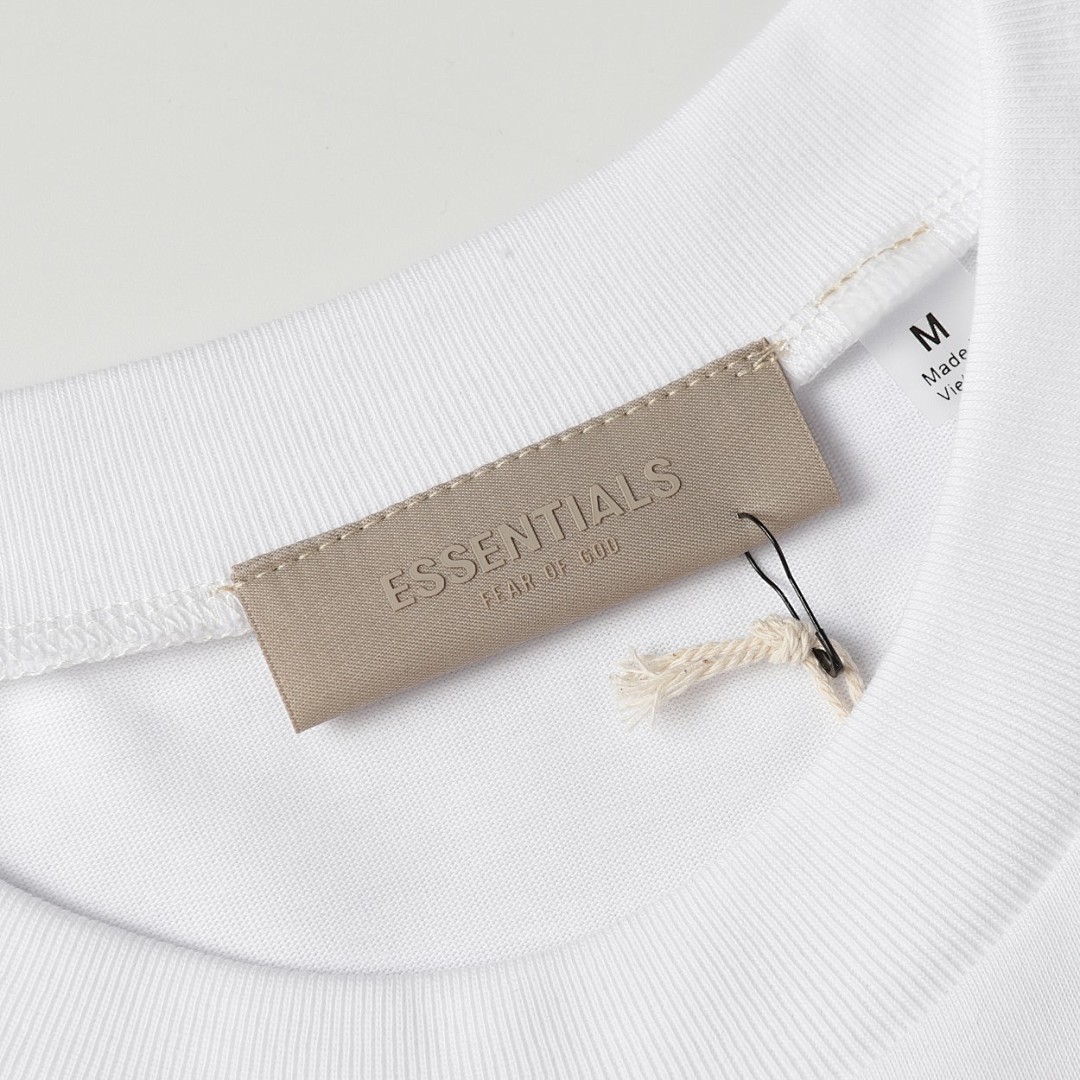 Fear of God T-Shirt Style 189 detail view 3