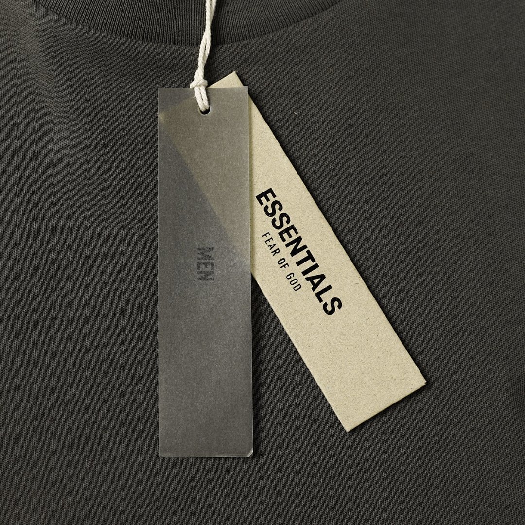 Fear of God T-Shirt Style 190 detail view 1