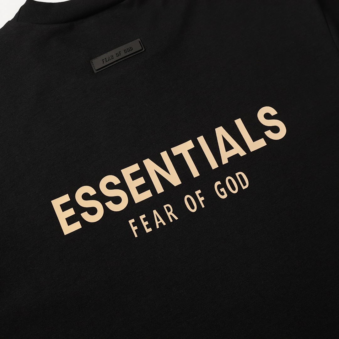 Fear of God T-Shirt Style 194 detail view 1