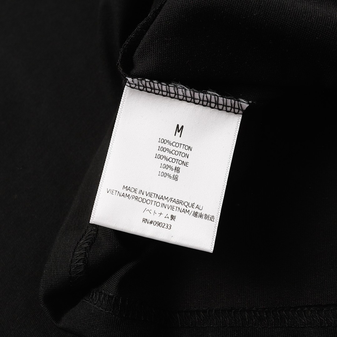 Fear of God T-Shirt Style 194 detail view 2