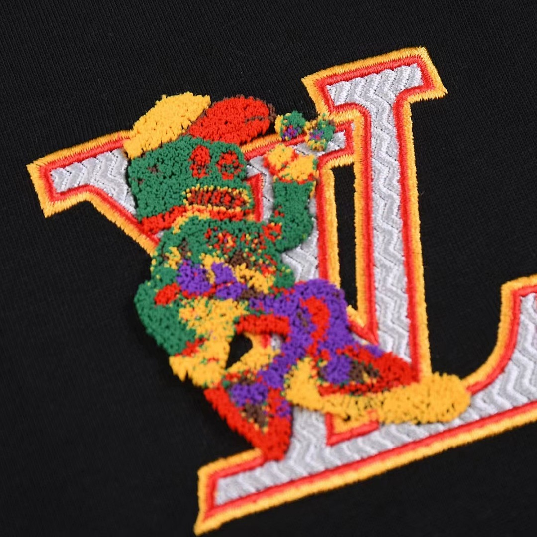 Louis Vuitton T-Shirt Style 604 detail view 1