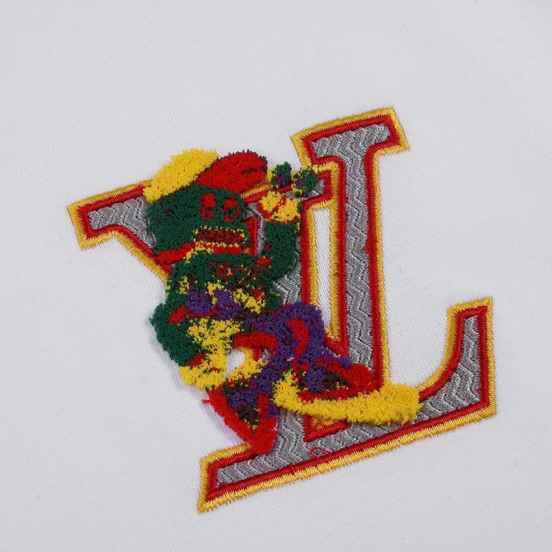 Louis Vuitton T-Shirt Style 619 detail view 2