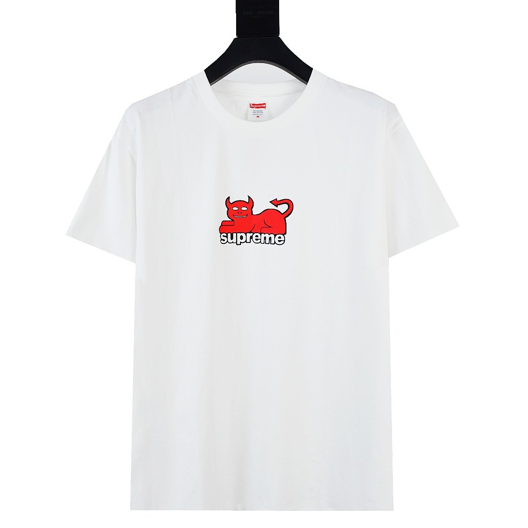 Supreme T-Shirt Style 006 detail view 1