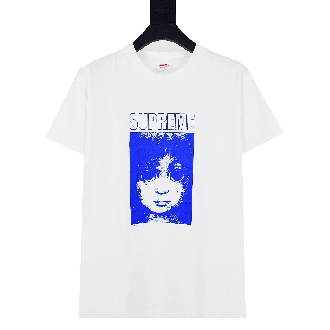 Supreme T-Shirt Style 011 detail view 1