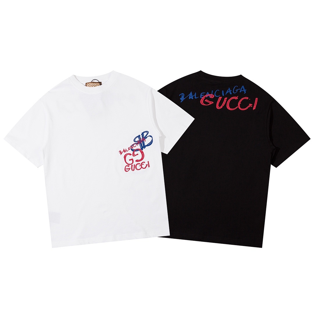 Balenciaga T-Shirt Style 826 detail view 1