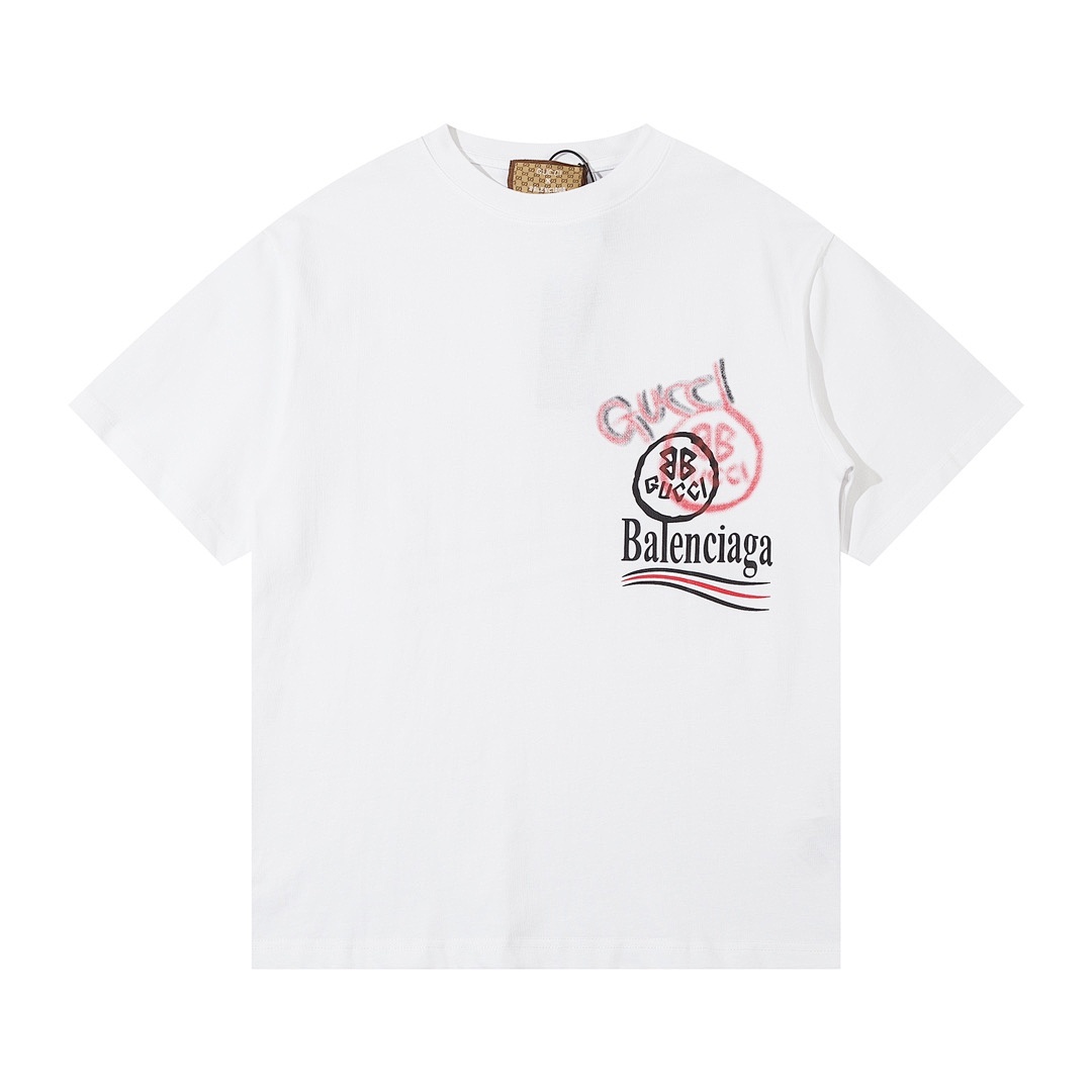 Balenciaga T-Shirt Style 827 detail view 2