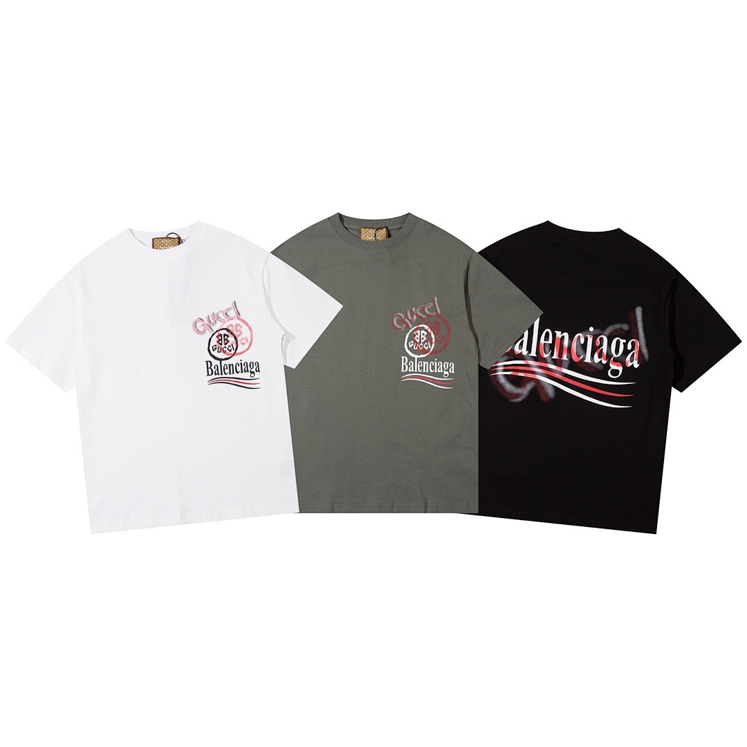 Balenciaga T-Shirt Style 828 detail view 1