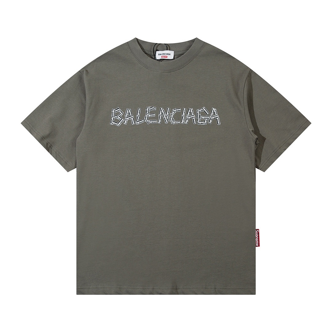Balenciaga T-Shirt Style 829 main view