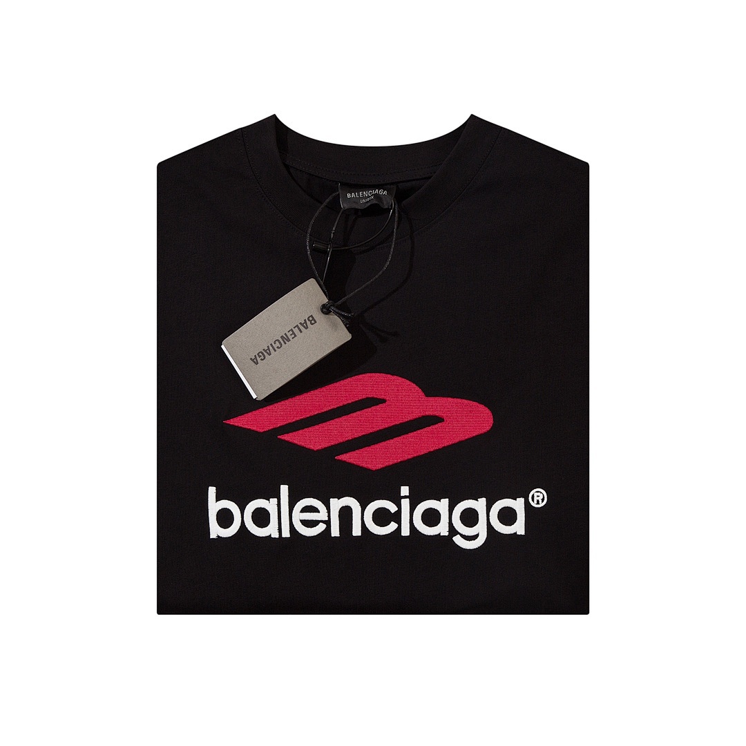 Balenciaga T-Shirt Style 832 main view