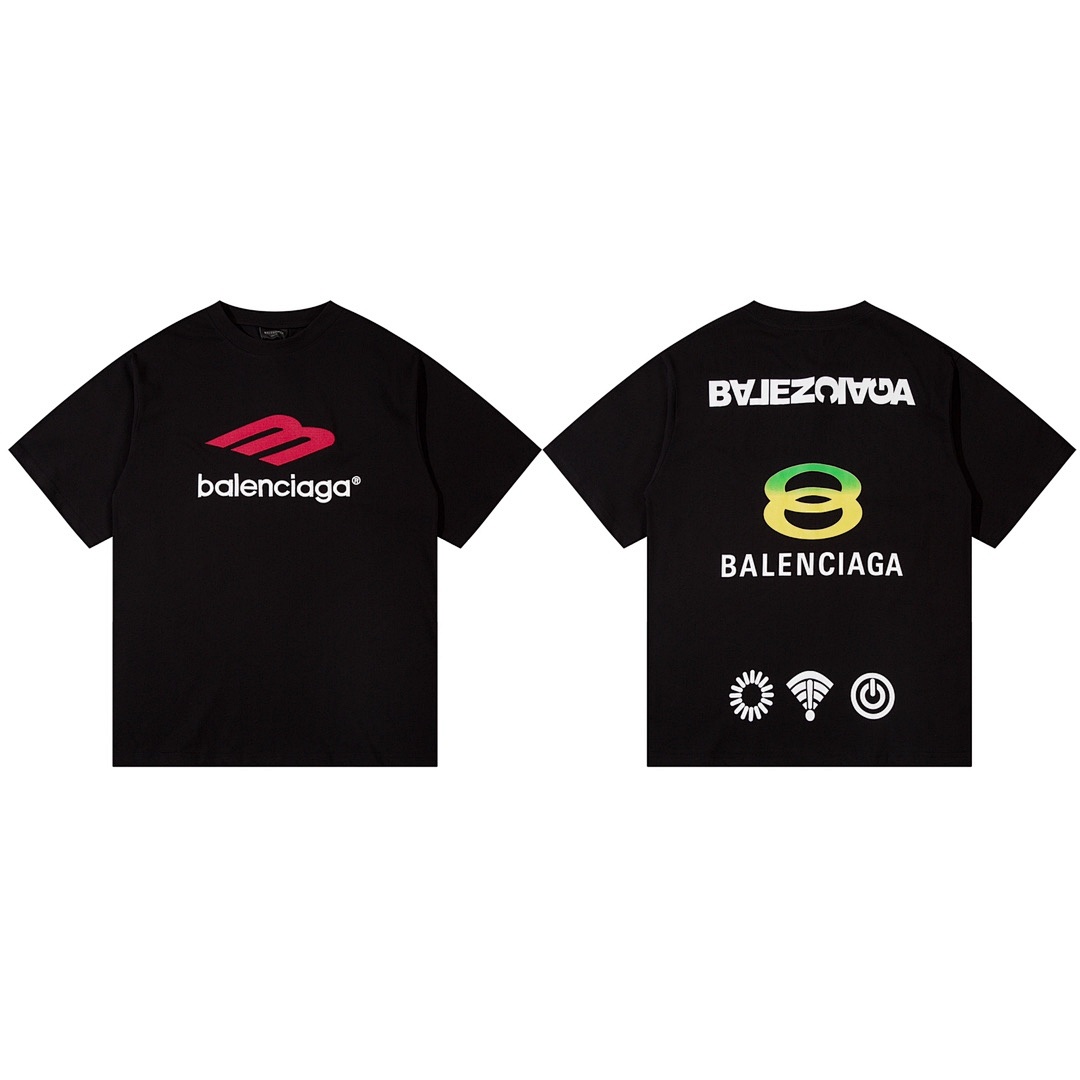 Balenciaga T-Shirt Style 832 detail view 3